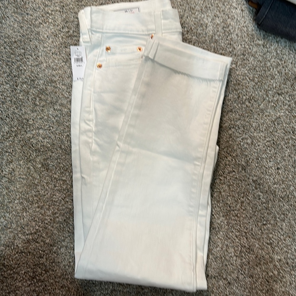 Mid rise, girlfriend jeans